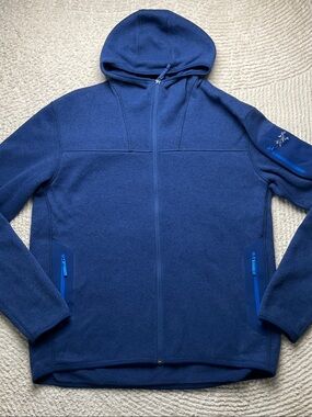Arc'teryx Men's Covert Hoody Men’s Blue Size XL Model #15376 04/17 Model